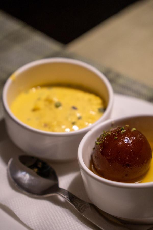 Barsana Boutique Hotel - Pure Vegetarian Calcutta Exteriör bild