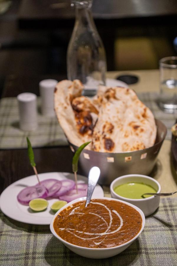 Barsana Boutique Hotel - Pure Vegetarian Calcutta Exteriör bild